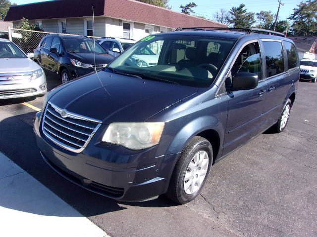 2009 Chrysler Town & Country Image 5