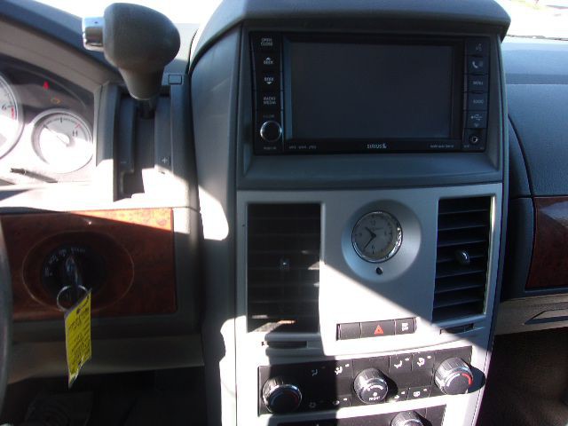 2009 Chrysler Town & Country Image 14