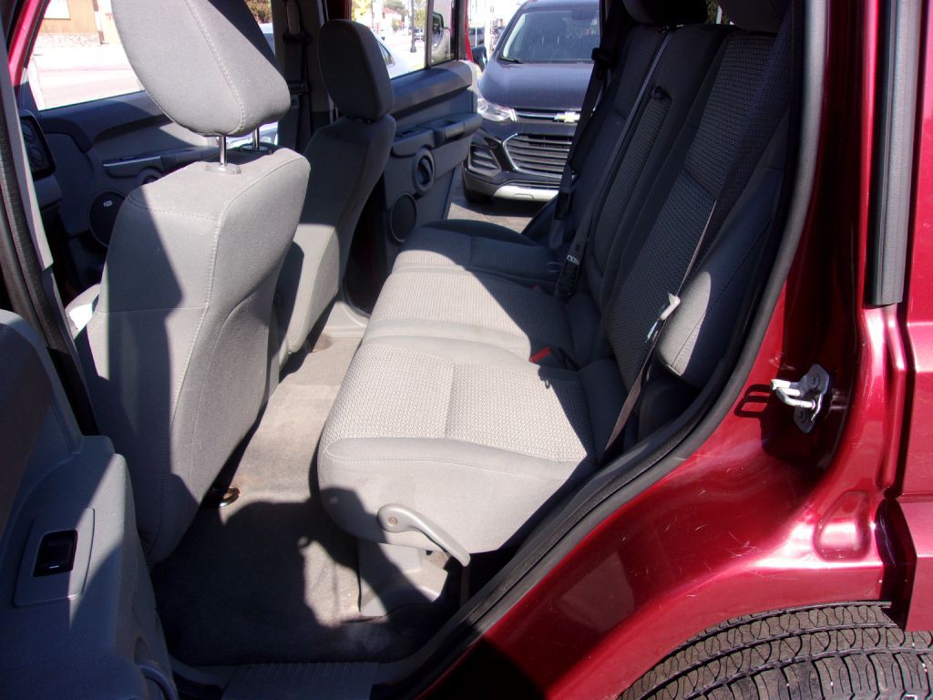 2007 Jeep Commander Image 11