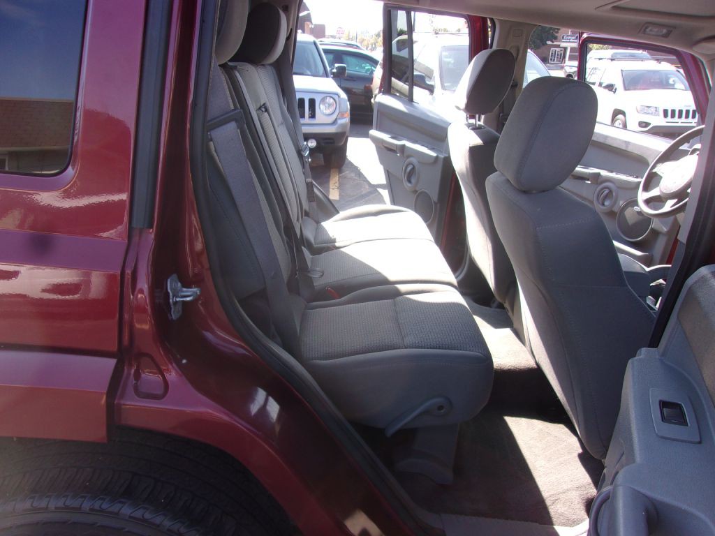 2007 Jeep Commander Image 12