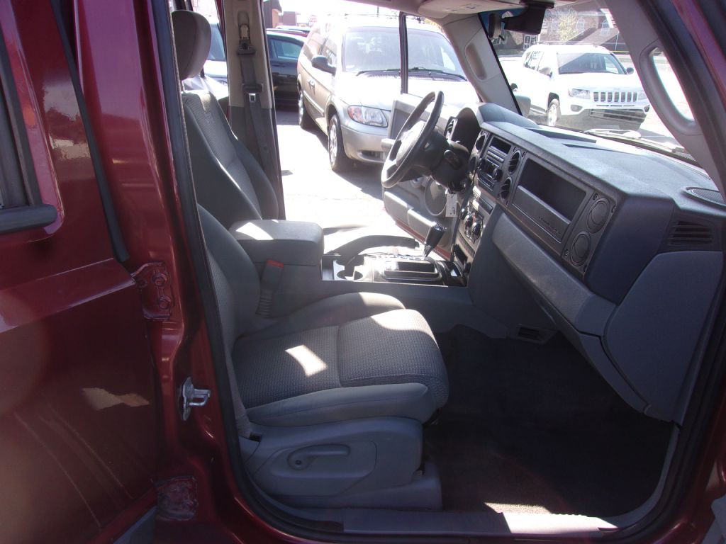 2007 Jeep Commander Image 13