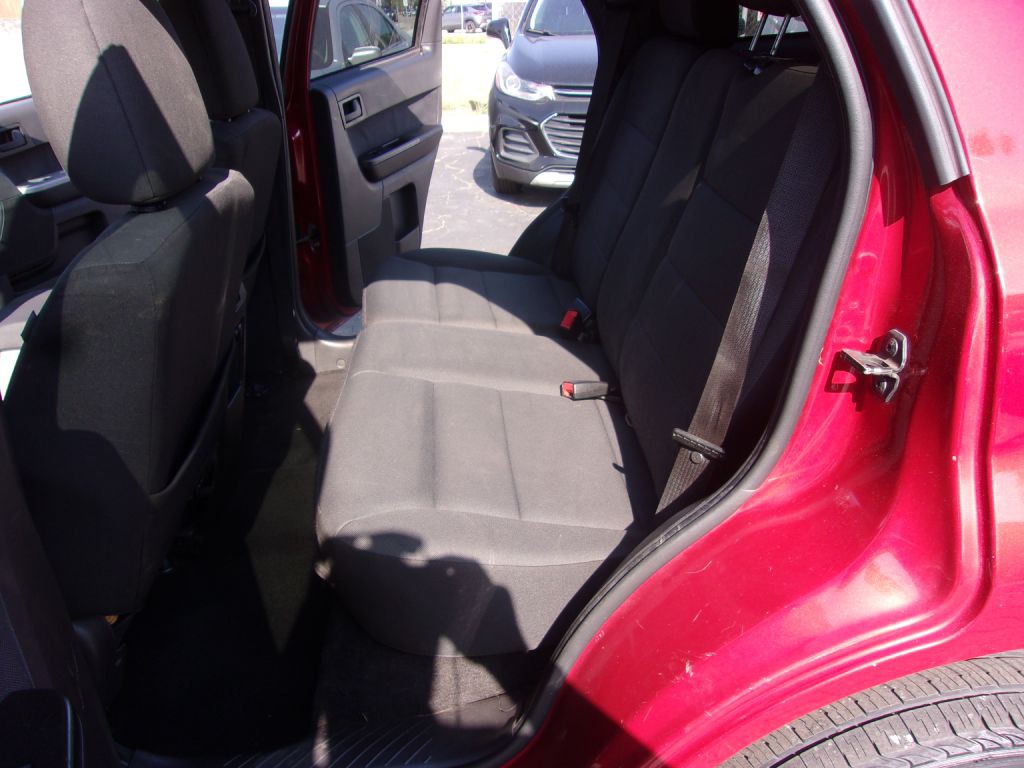 2010 Ford Escape Image 11