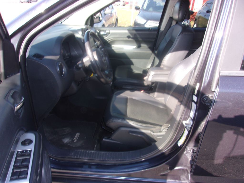 2014 Jeep Compass Image 10