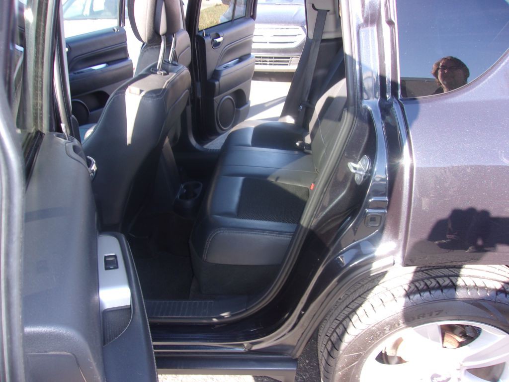 2014 Jeep Compass Image 11