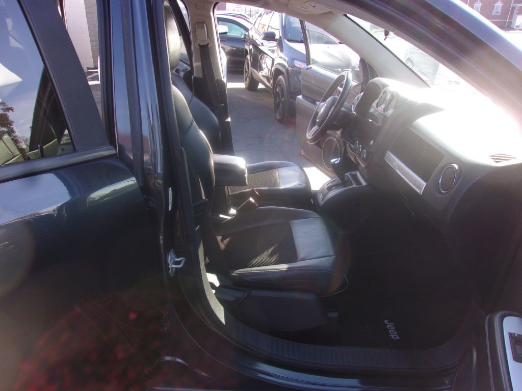 2014 Jeep Compass Image 12