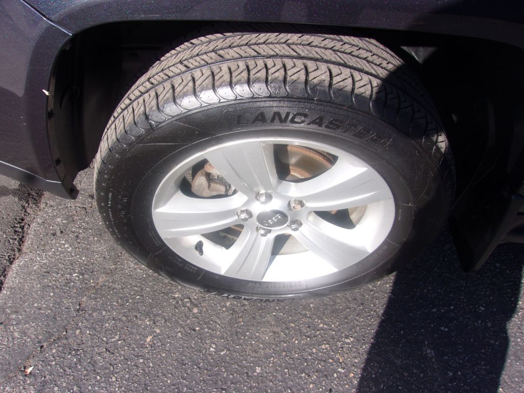 2014 Jeep Compass Image 16