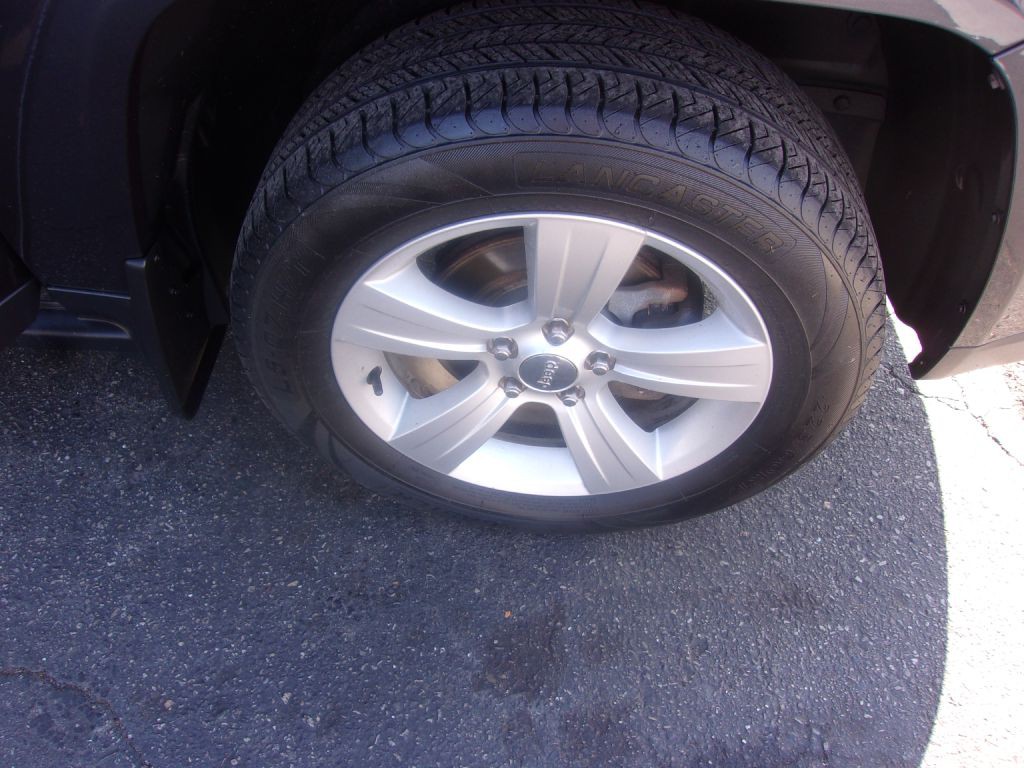 2014 Jeep Compass Image 18