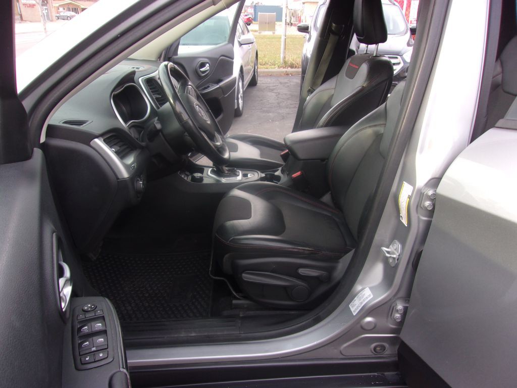 2016 Jeep Cherokee Image 10