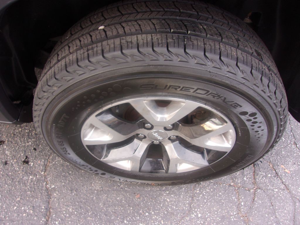 2016 Jeep Cherokee Image 17