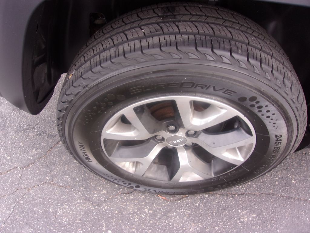 2016 Jeep Cherokee Image 18