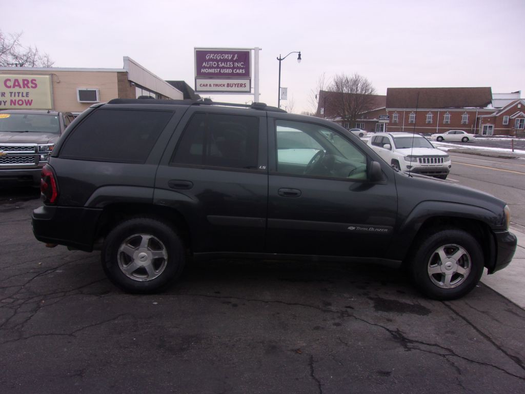 2004 Chevrolet Trailblazer Image 2