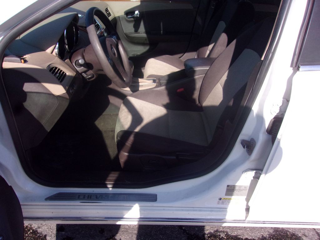 2008 Chevrolet Malibu Image 10