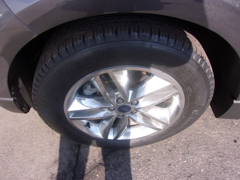 2018 Ford Edge Image 17