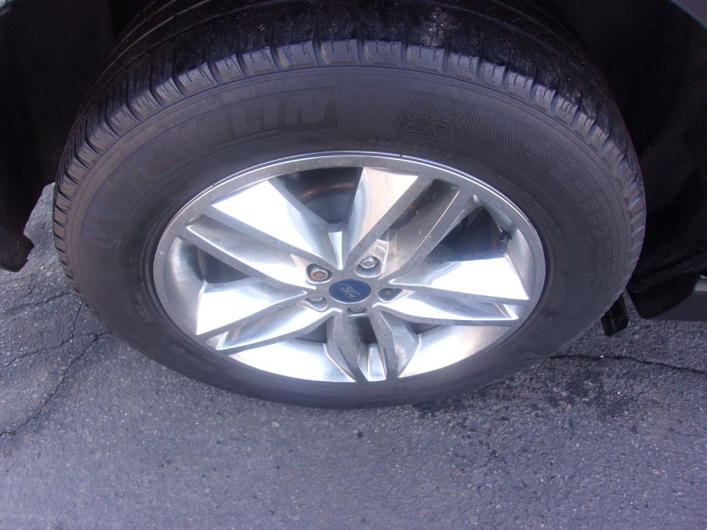 2018 Ford Edge Image 18