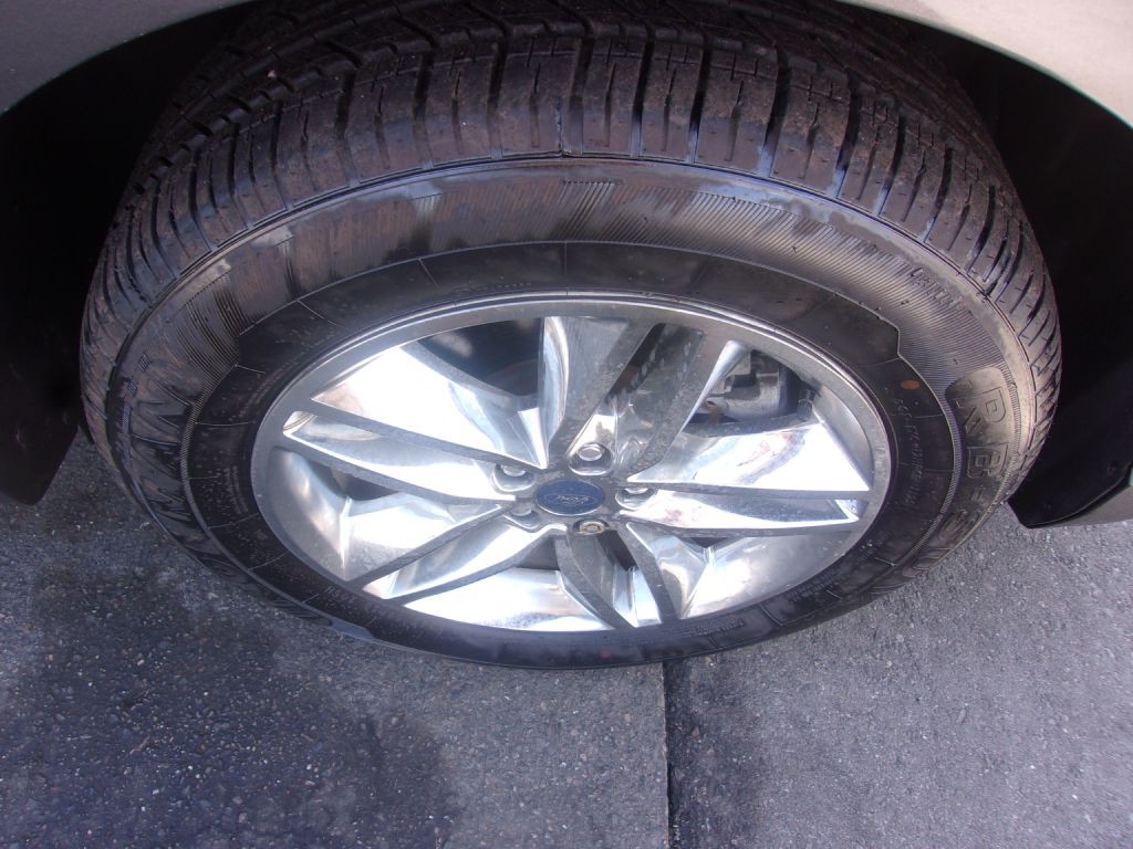 2018 Ford Edge Image 19