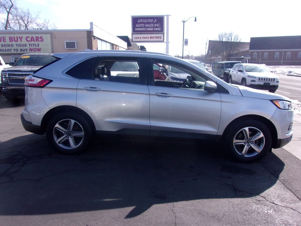 2019 Ford Edge Image 2