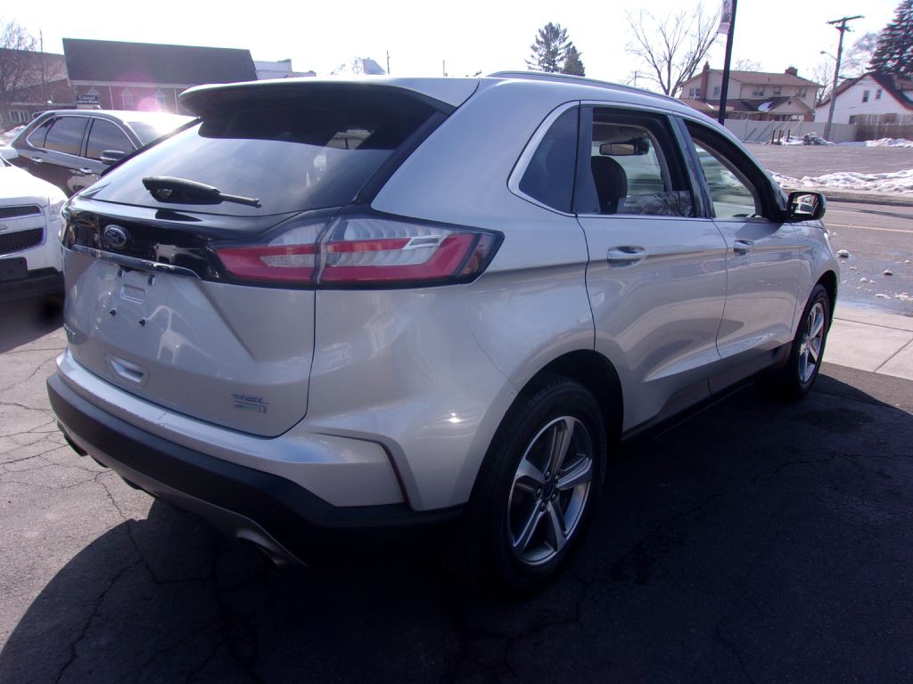2019 Ford Edge Image 3