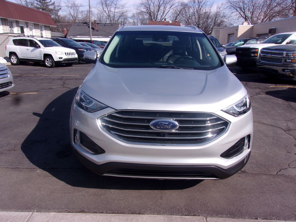 2019 Ford Edge Image 4