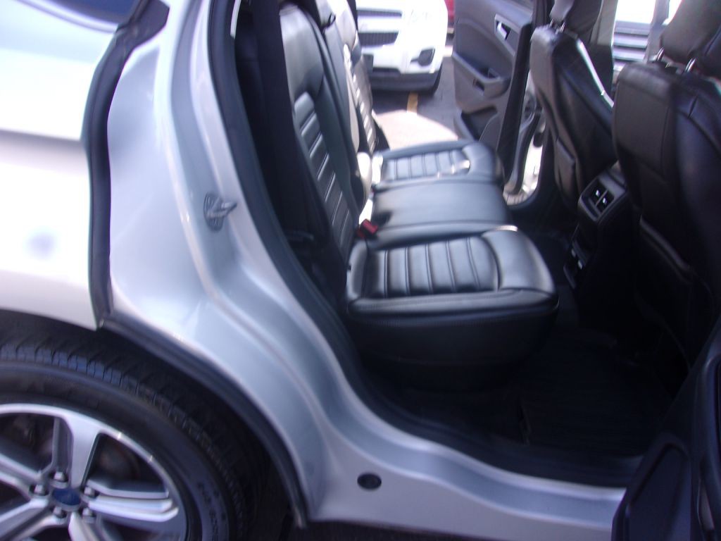 2019 Ford Edge Image 13