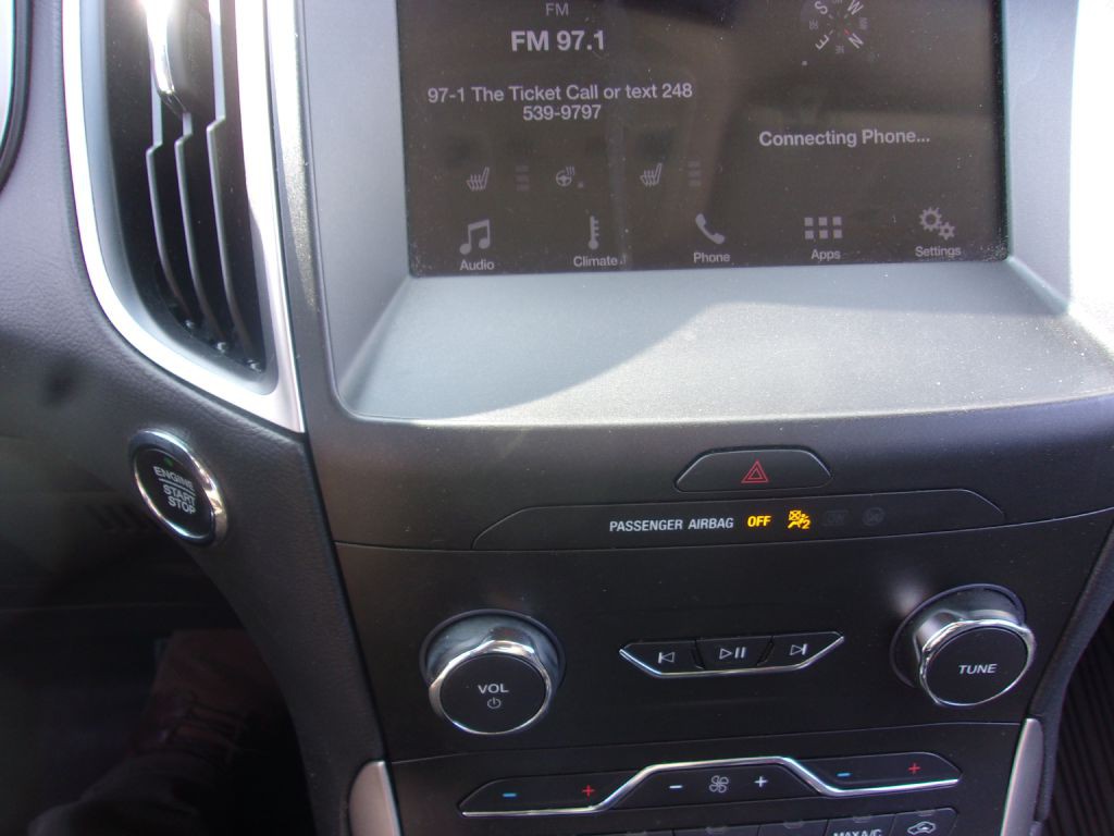 2019 Ford Edge Image 15