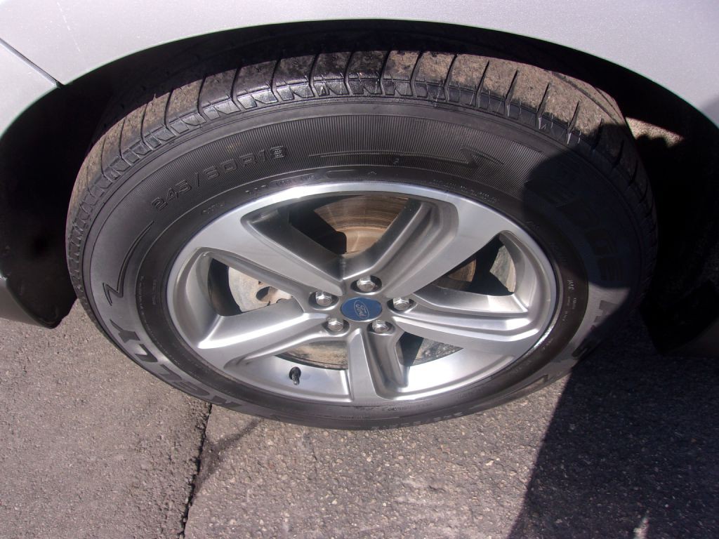 2019 Ford Edge Image 17