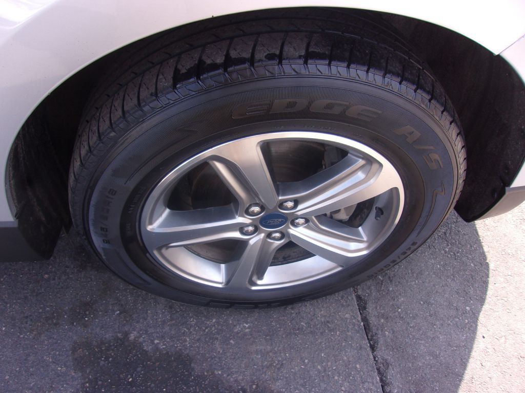 2019 Ford Edge Image 20