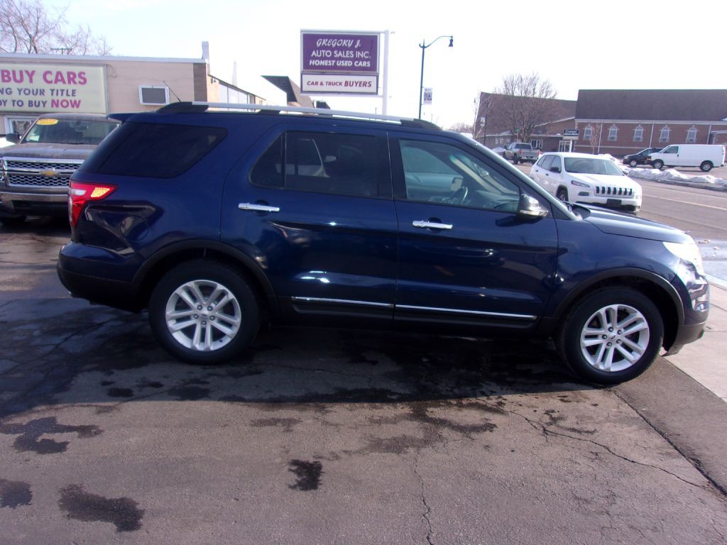 2012 Ford Explorer Image 2