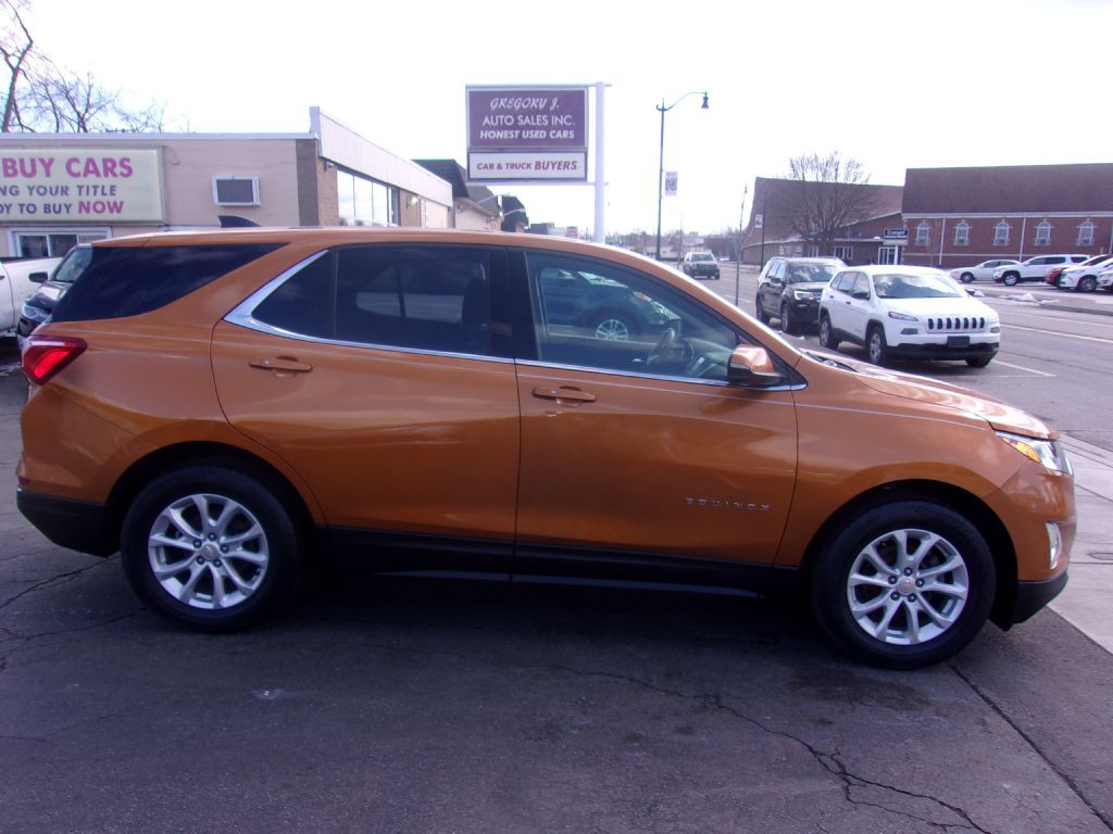 2018 Chevrolet Equinox Image 2