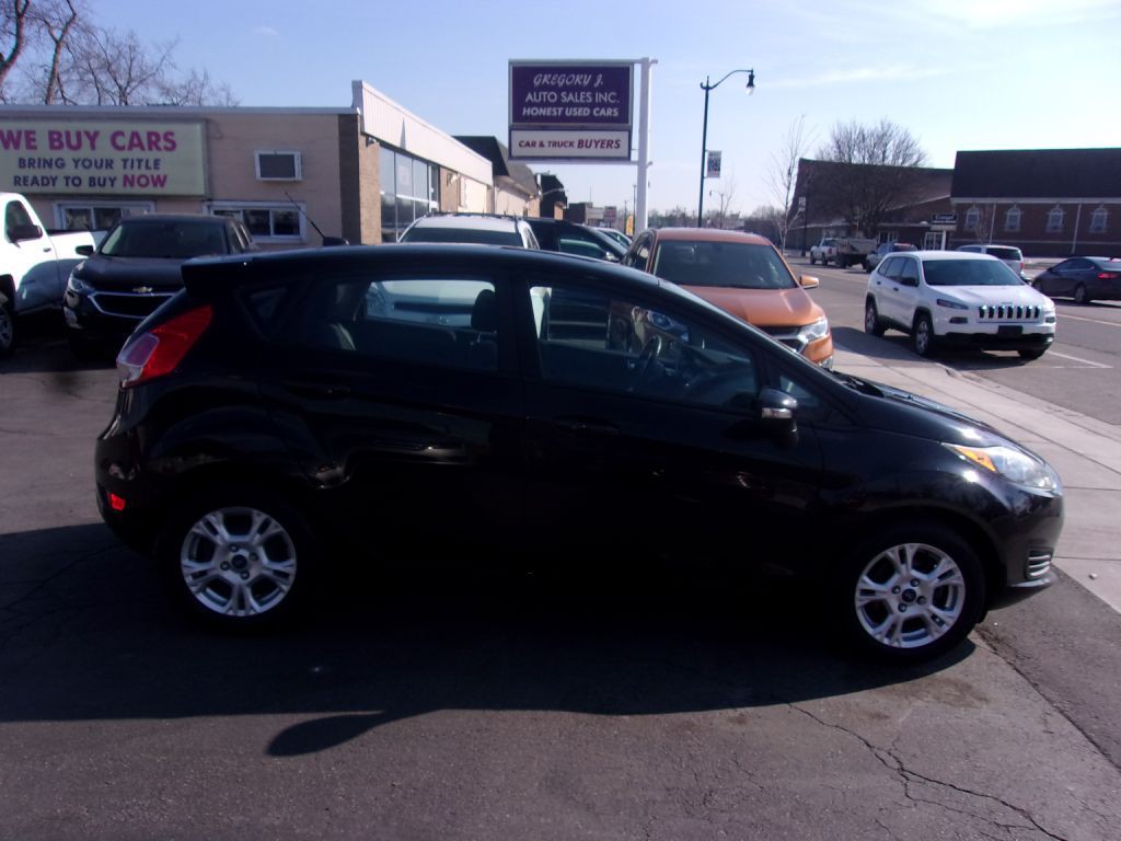 2016 Ford Fiesta Image 2