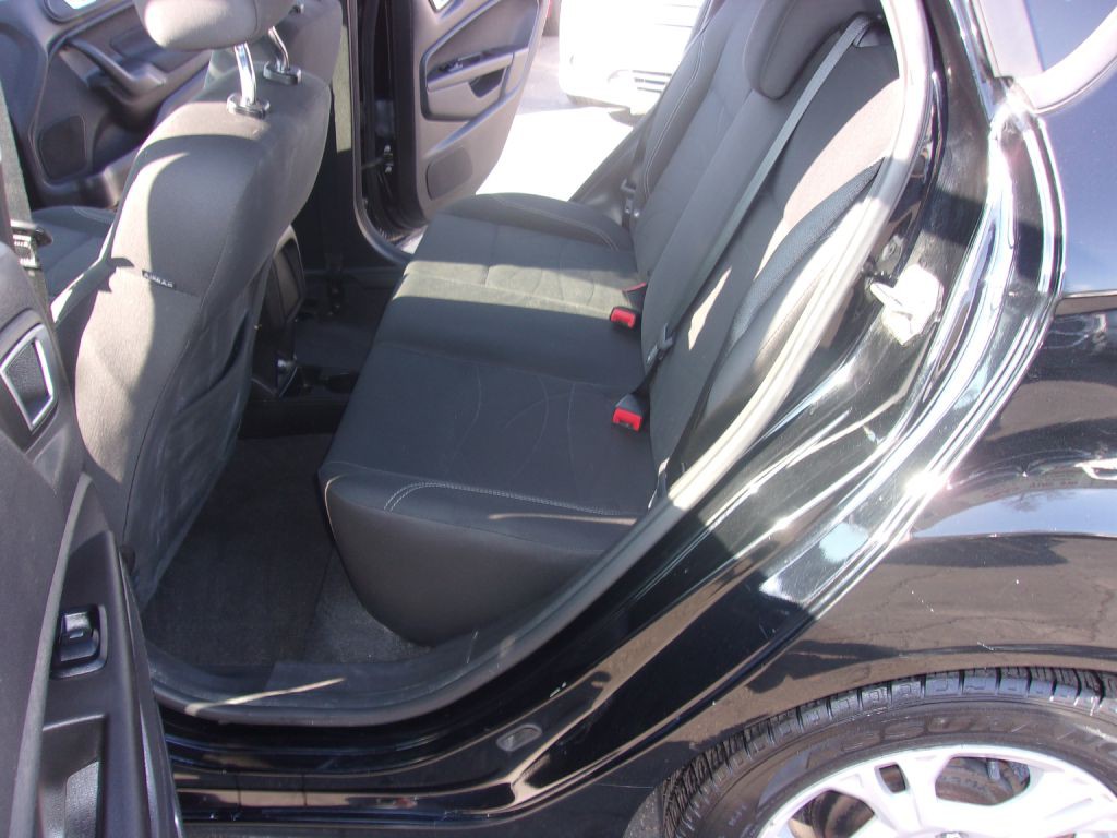 2016 Ford Fiesta Image 11