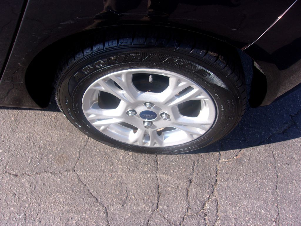 2016 Ford Fiesta Image 18