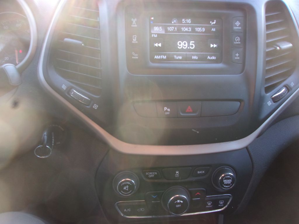 2017 Jeep Cherokee Image 8