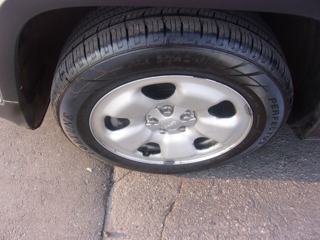 2017 Jeep Cherokee Image 17