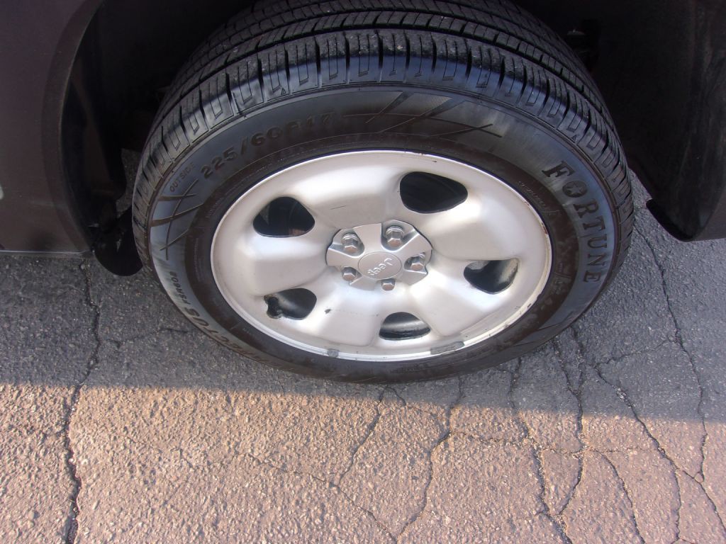 2017 Jeep Cherokee Image 18