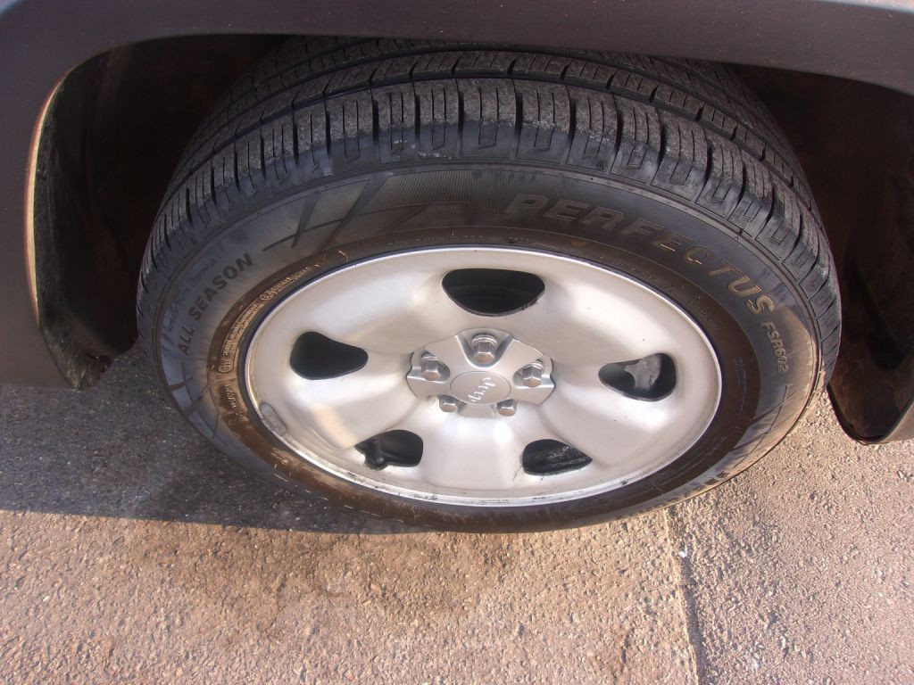 2017 Jeep Cherokee Image 19