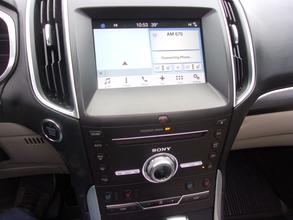 2017 Ford Edge Image 16