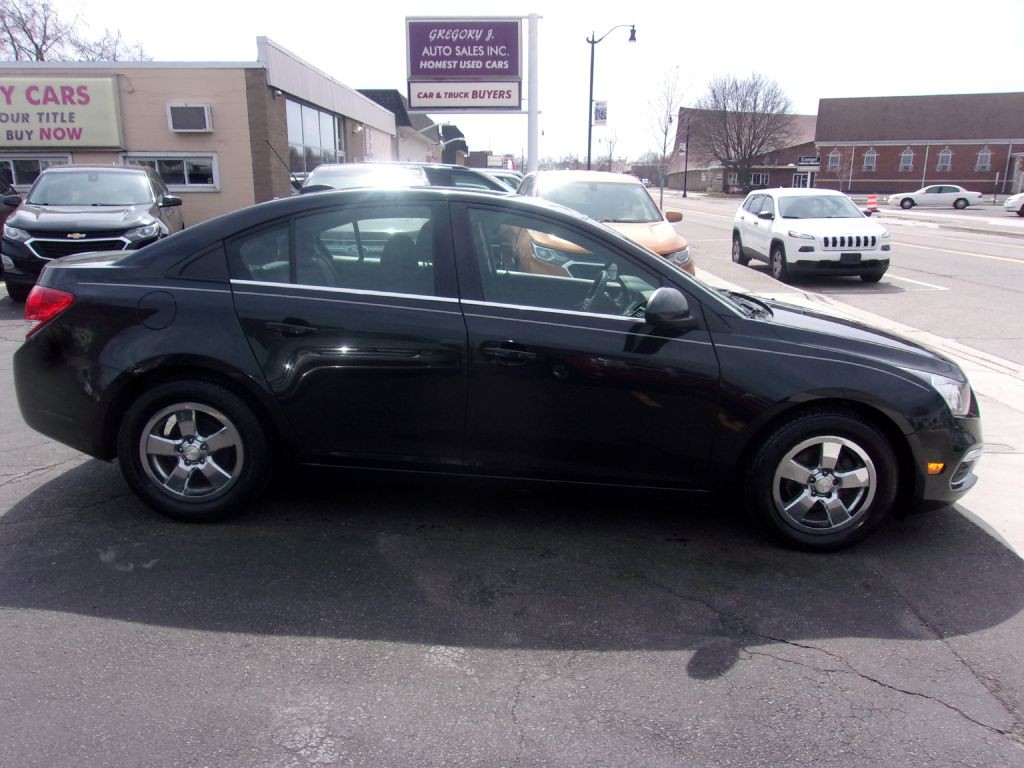 2016 Chevrolet Cruze Image 2