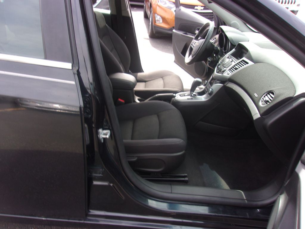 2016 Chevrolet Cruze Image 13