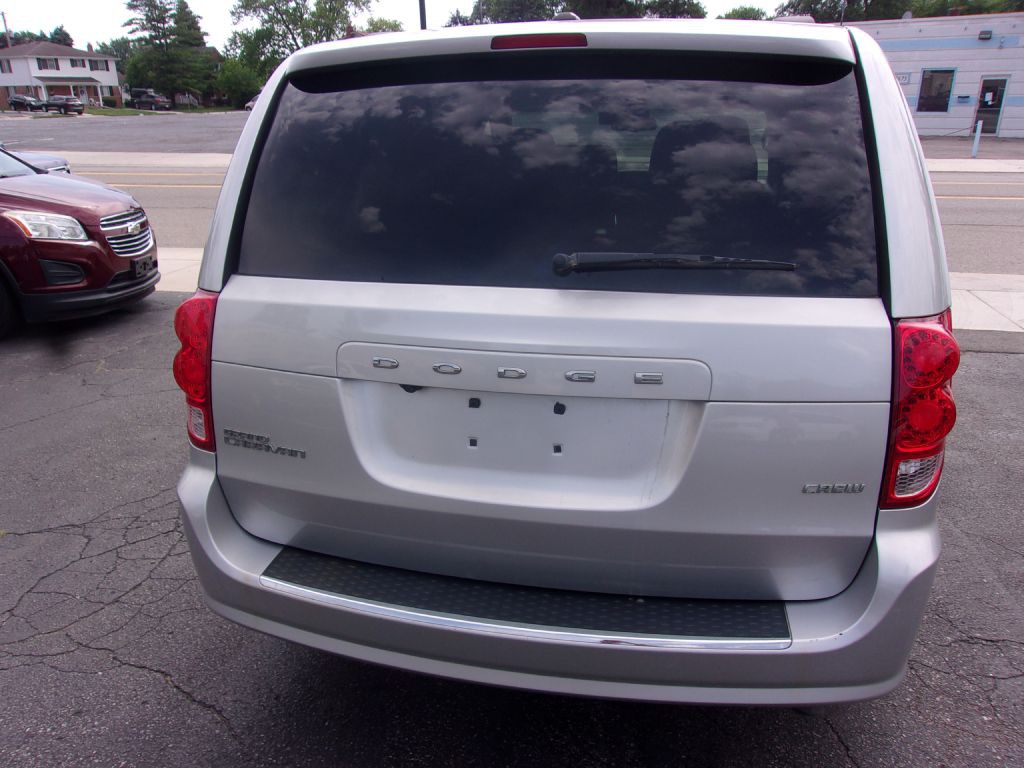 2011 Dodge Grand Caravan Image 7