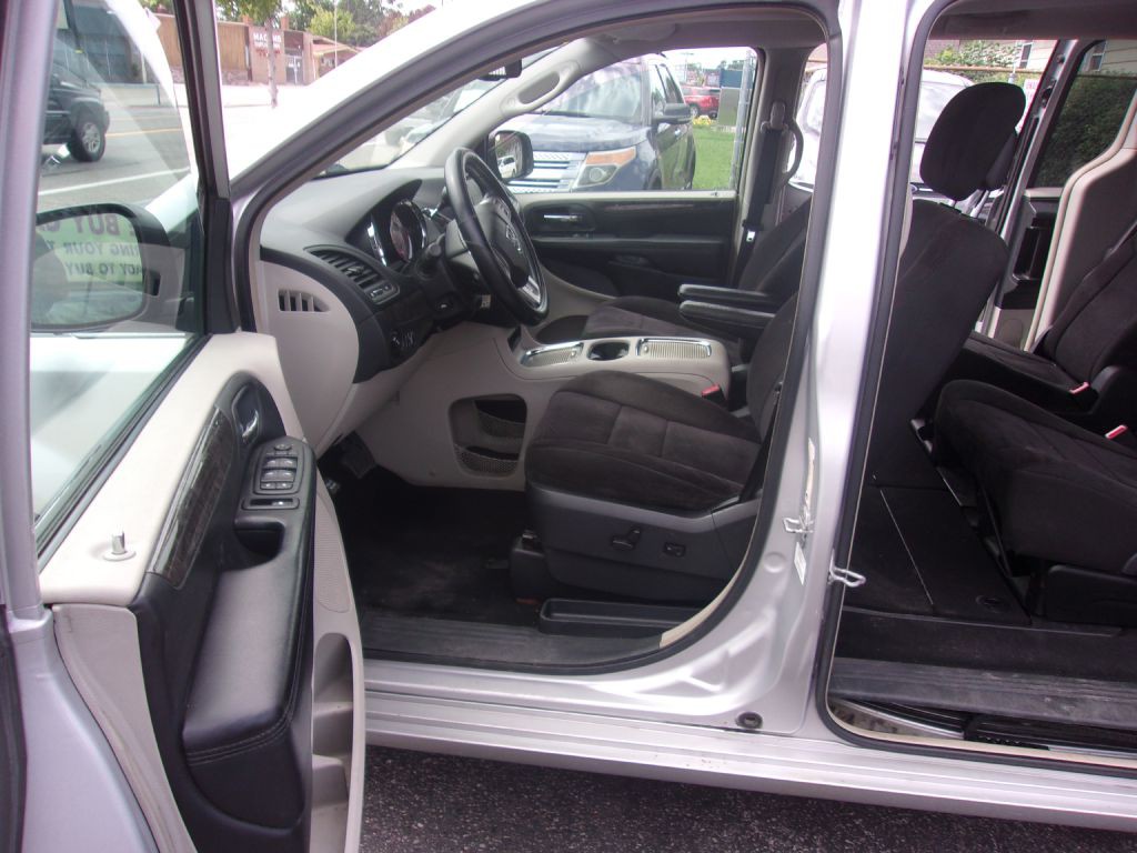 2011 Dodge Grand Caravan Image 10