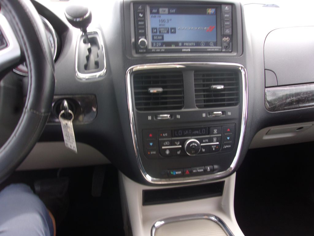 2011 Dodge Grand Caravan Image 15