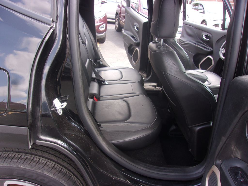2015 Jeep Renegade Image 13