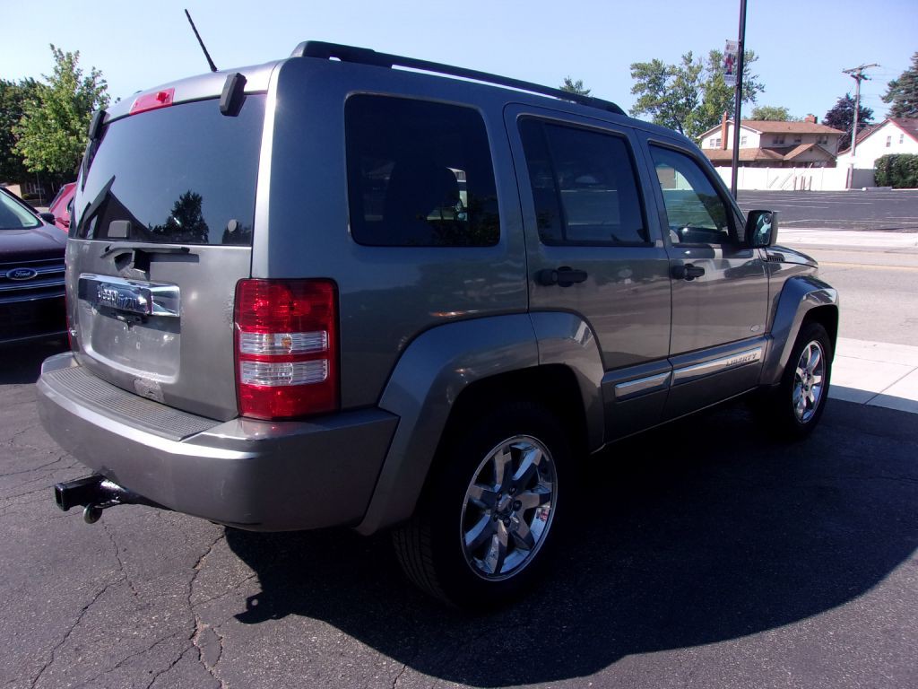 2012 Jeep Liberty Image 3