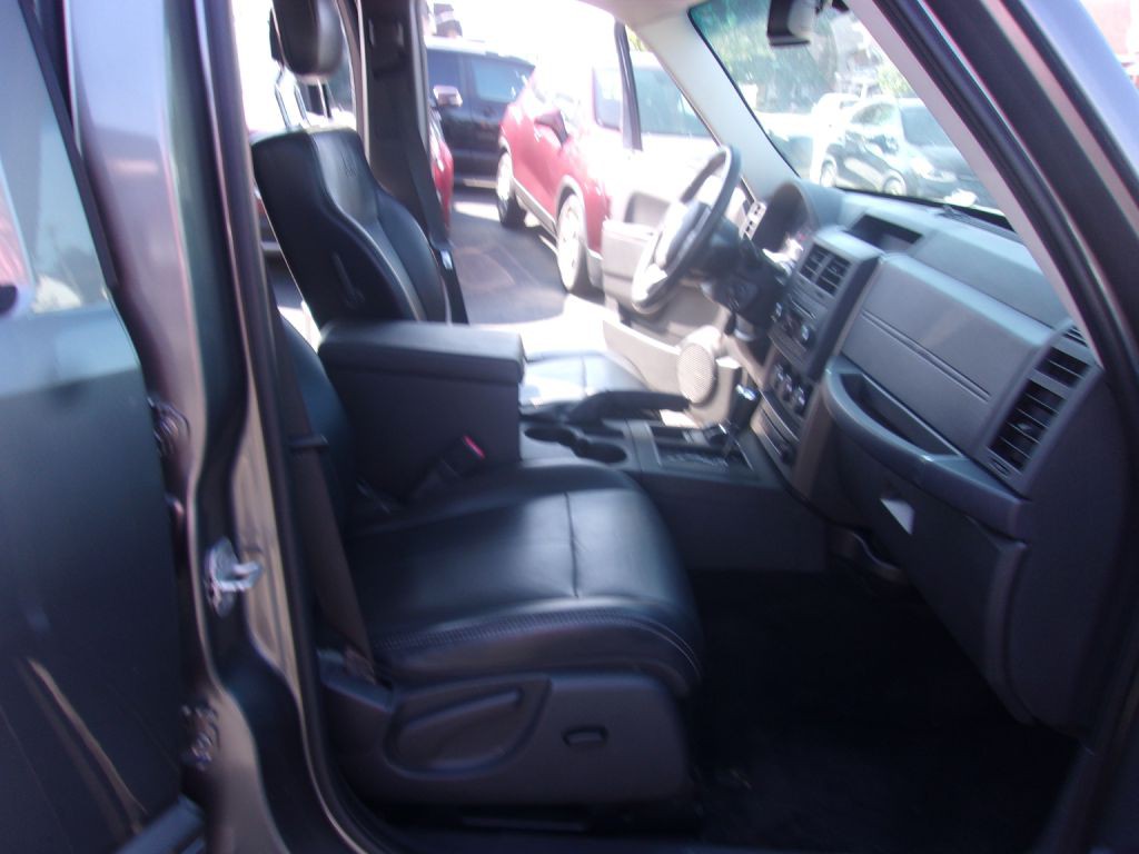 2012 Jeep Liberty Image 11