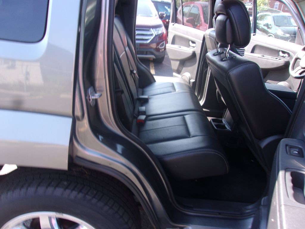 2012 Jeep Liberty Image 12