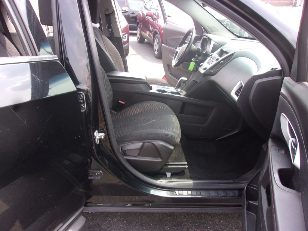 2011 Chevrolet Equinox Image 12