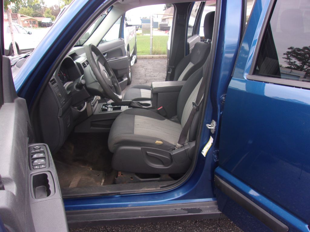 2009 Jeep Liberty Image 10