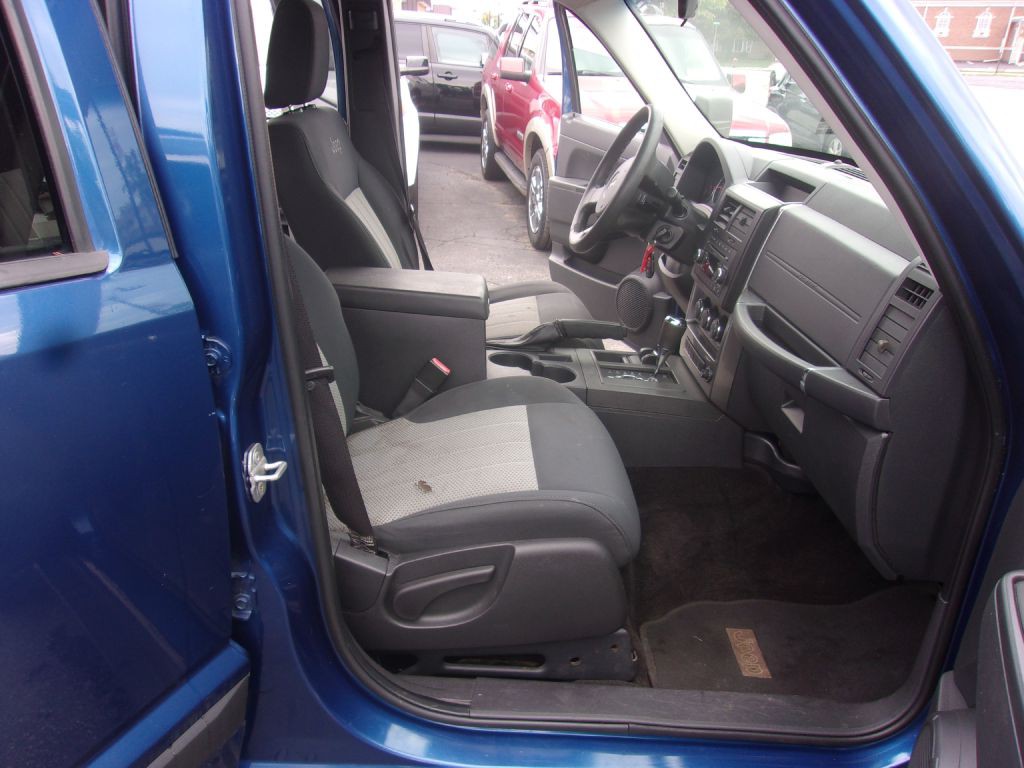 2009 Jeep Liberty Image 12