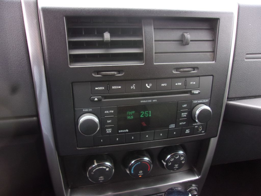 2009 Jeep Liberty Image 15