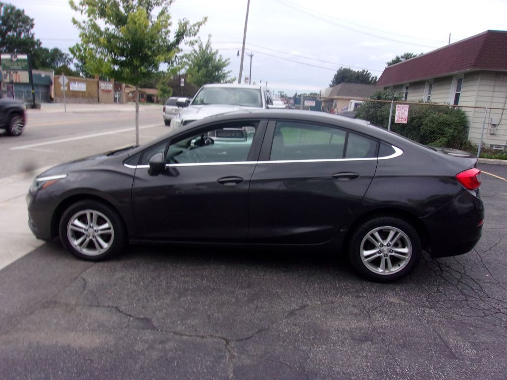 2017 Chevrolet Cruze Image 6